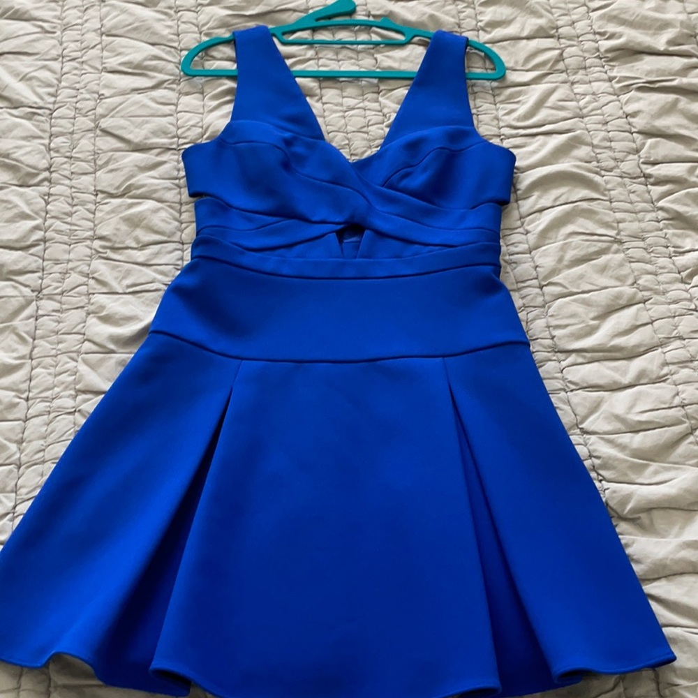 BCBG max azria blue mini dress cutout 6 sexy! Cocktail, holiday, wedding guest